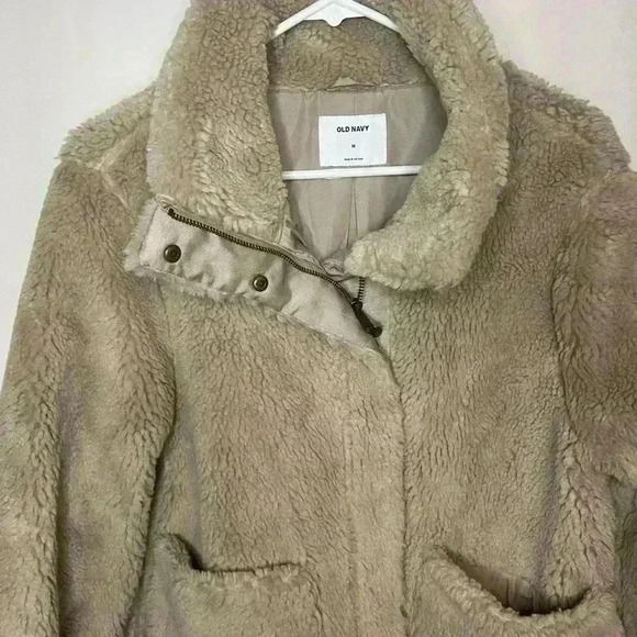 Old Navy Relaxed Cozy Sherpa Faux-Fur Jacket for Women - Picture 4 of 10